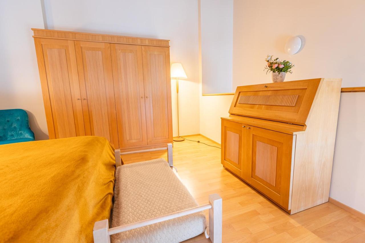 Daily Apartments - Split Level Apartment Near Port Tallin Exterior foto