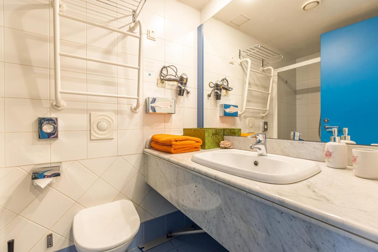 Daily Apartments - Split Level Apartment Near Port Tallin Exterior foto